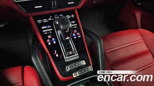 Porsche Cayenne 2023 — Photo 9/20