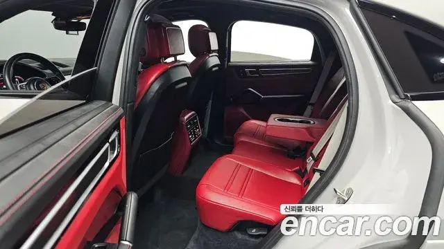 Porsche Cayenne 2023 — Photo 11/20