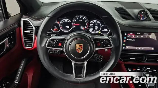 Porsche Cayenne 2023 — Photo 13/20