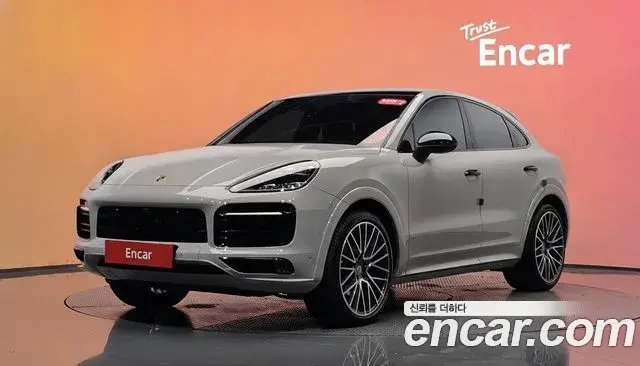 Porsche Cayenne 2023 — Photo 1/20