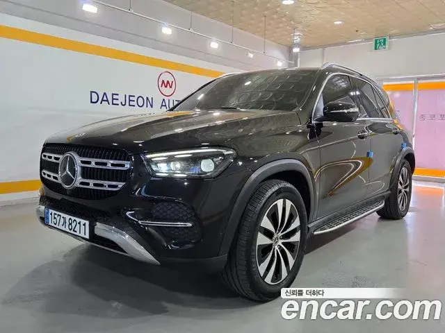 Mercedes-Benz GLE-Class 2023 — Photo 9/19