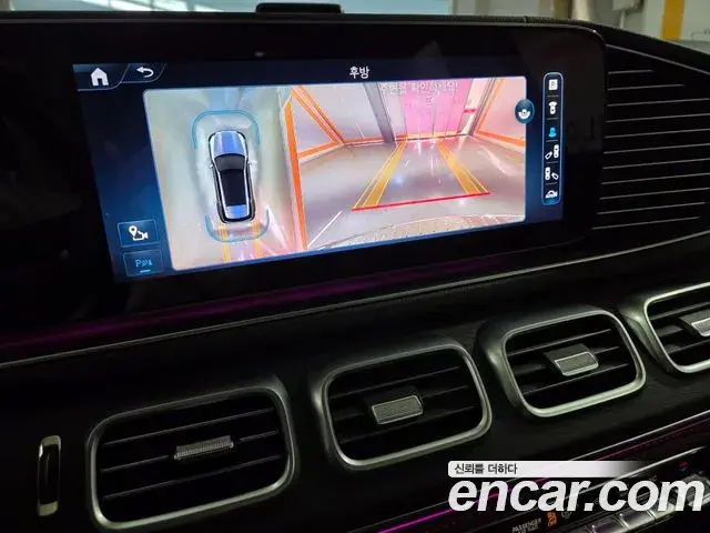 Mercedes-Benz GLE-Class 2023 — Photo 11/19