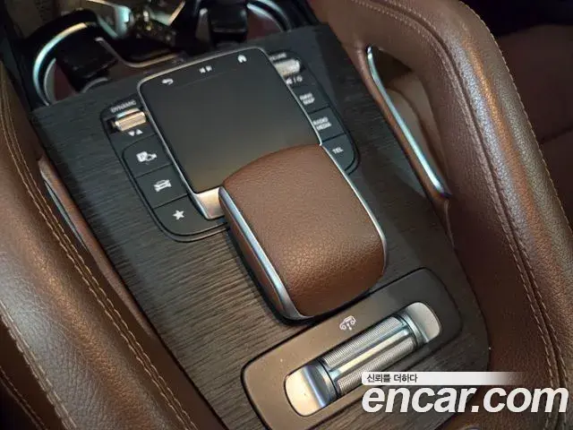 Mercedes-Benz GLE-Class 2023 — Photo 13/19