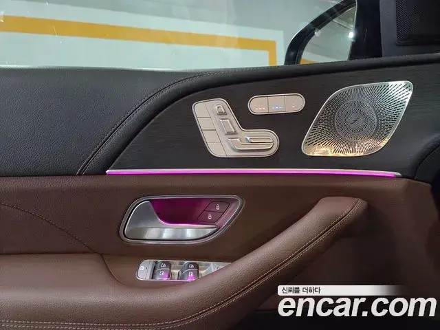 Mercedes-Benz GLE-Class 2023 — Photo 15/19