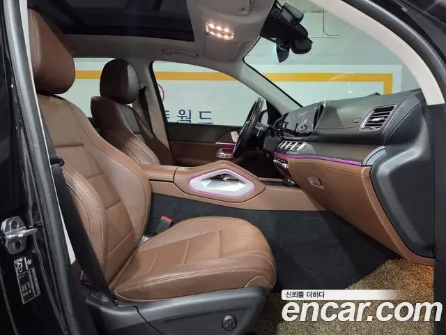Mercedes-Benz GLE-Class 2023 — Photo 18/19