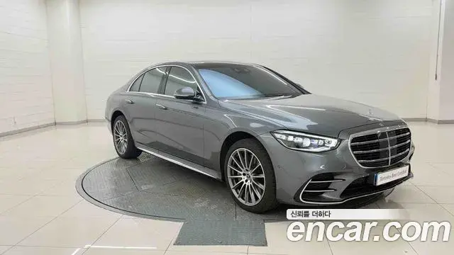 Mercedes-Benz S-Class 2025 — Photo 10/20