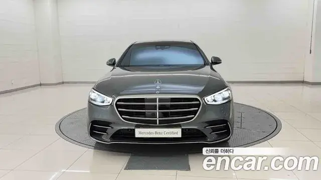 Mercedes-Benz S-Class 2025 — Photo 6/20