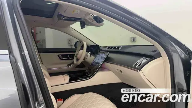 Mercedes-Benz S-Class 2025 — Photo 17/20