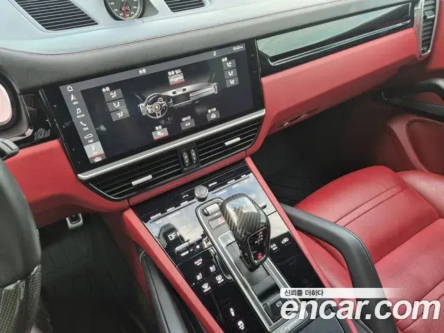 Porsche Cayenne 2019 — Photo 3/20