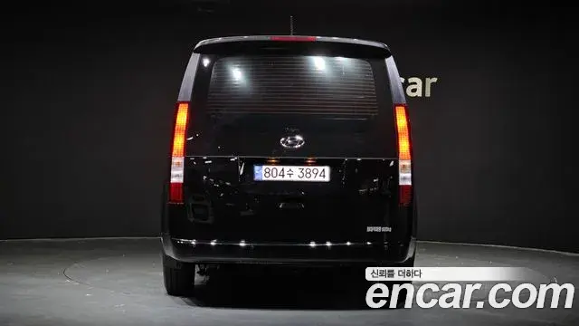 Hyundai Staria 2022 — Photo 2/20