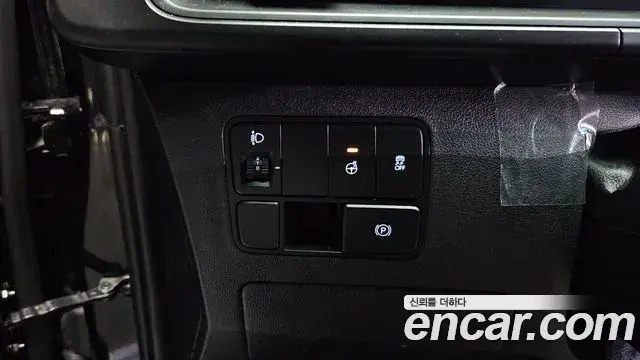 Hyundai Staria 2022 — Photo 3/20