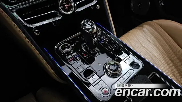 Bentley Flying Spur 2021 — Фото 9/20
