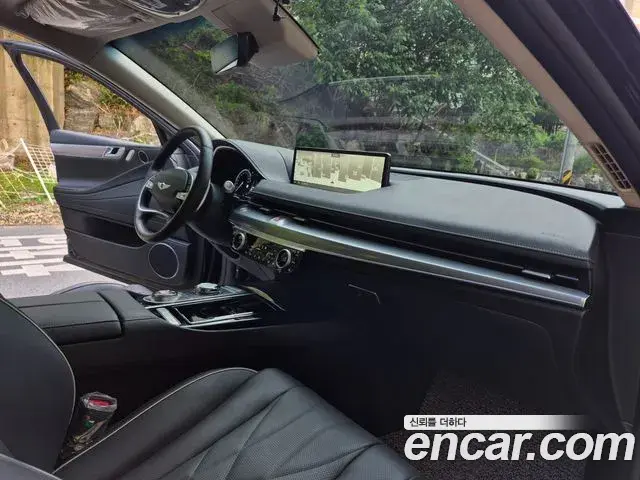 Genesis G80 2023 — Photo 13/20
