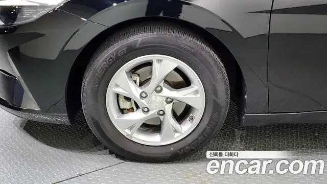 Hyundai The New Avante Hybrid 2020 — Photo 6/20