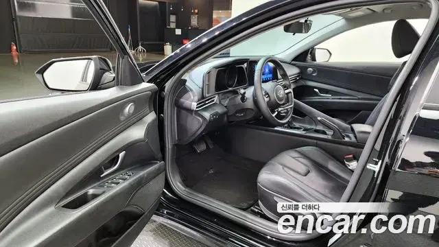 Hyundai The New Avante Hybrid 2020 — Photo 19/20