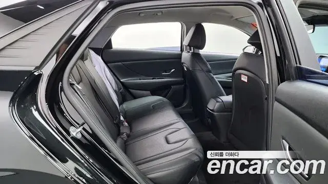 Hyundai The New Avante Hybrid 2020 — Photo 18/20