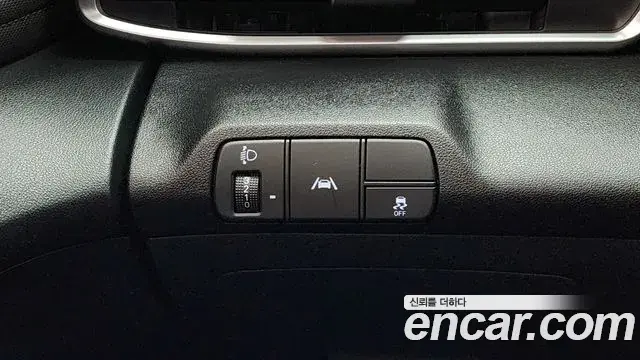 Hyundai The New Avante Hybrid 2020 — Photo 17/20