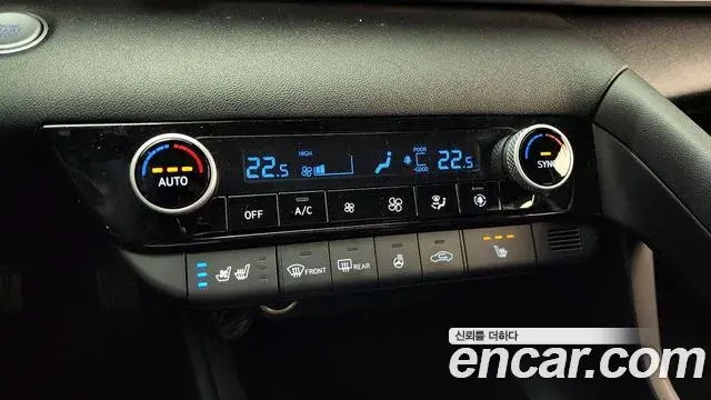 Hyundai The New Avante Hybrid 2020 — Photo 10/20