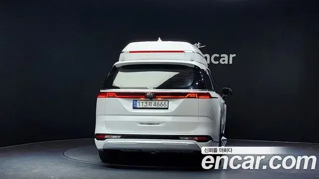 Kia Carnival 2021 — ფოტო 4/20