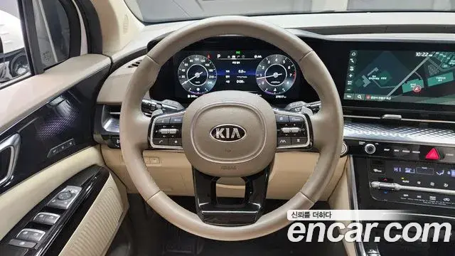 Kia Carnival 2021 — ფოტო 17/20