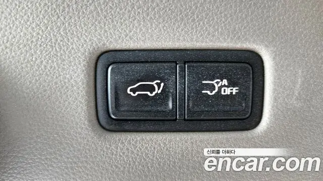 Kia Carnival 2021 — ფოტო 10/20