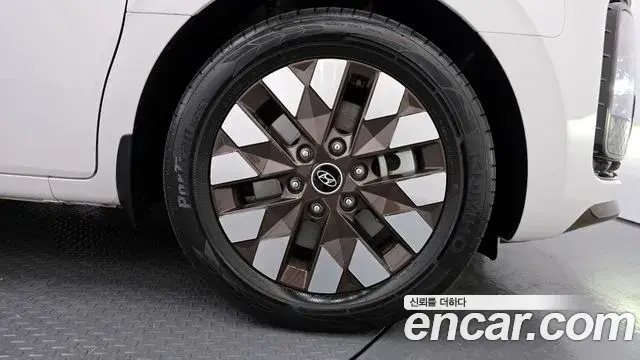 Hyundai Staria 2022 — Photo 13/20