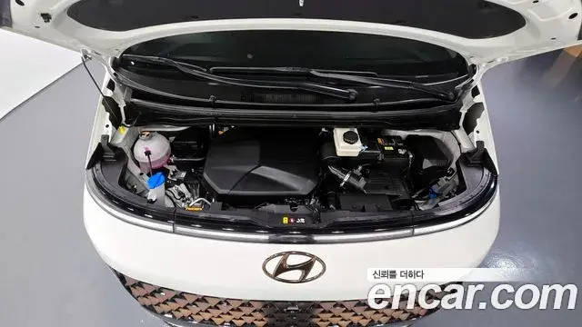 Hyundai Staria 2022 — Photo 18/20
