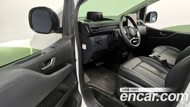 Hyundai Staria 2022 — Photo 4/20