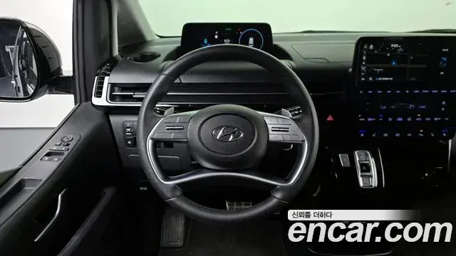 Hyundai Staria 2022 — Photo 9/20