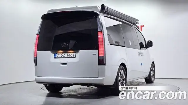 Hyundai Staria 2022 — ფოტო 16/20