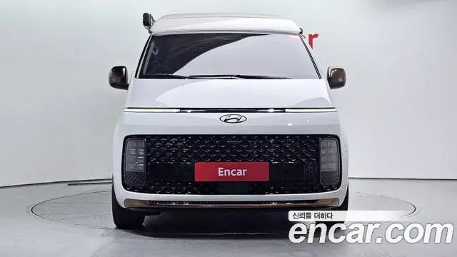 Hyundai Staria 2022 — ფოტო 13/20