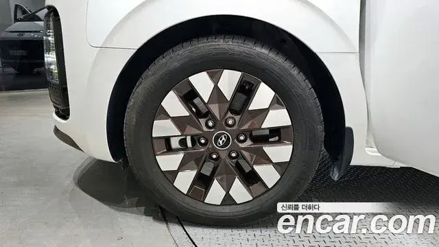 Hyundai Staria 2022 — ფოტო 20/20