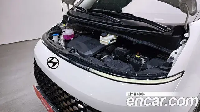 Hyundai Staria 2022 — ფოტო 17/20