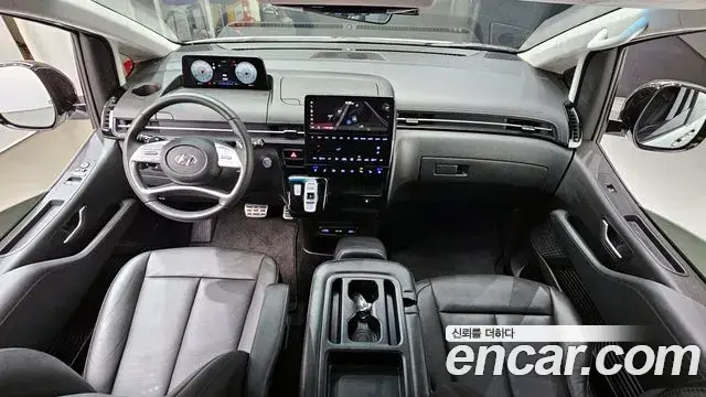 Hyundai Staria 2022 — ფოტო 1/20