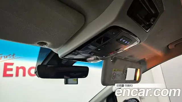 Hyundai Staria 2022 — ფოტო 10/20