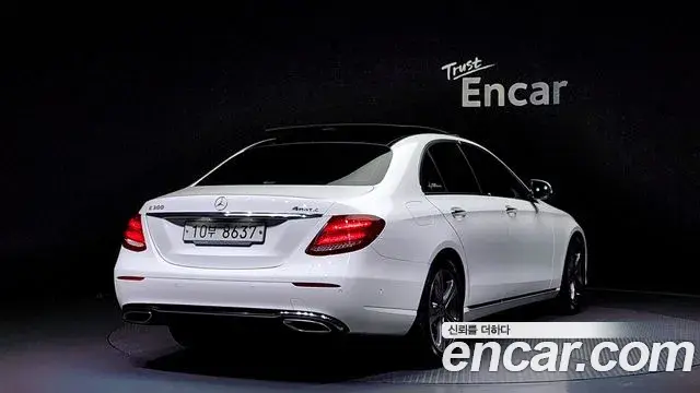 Mercedes-Benz E-Class 2018 — Şəkil 16/20