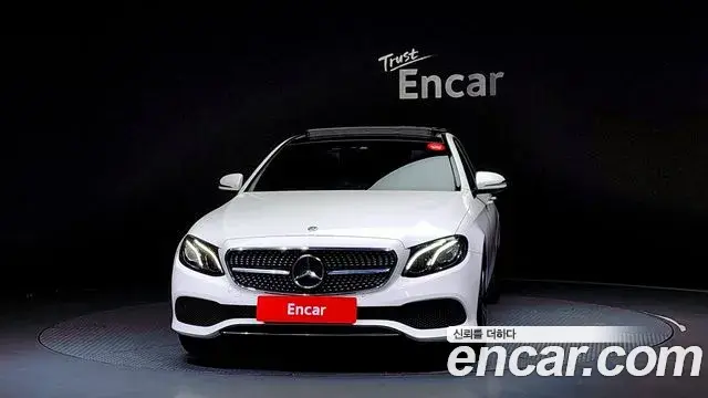 Mercedes-Benz E-Class 2018 — Şəkil 14/20