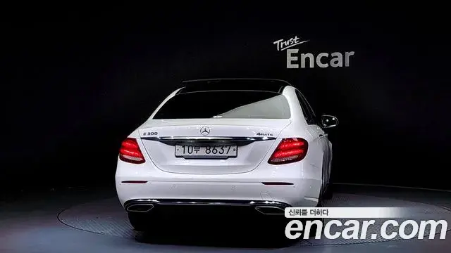Mercedes-Benz E-Class 2018 — Şəkil 12/20