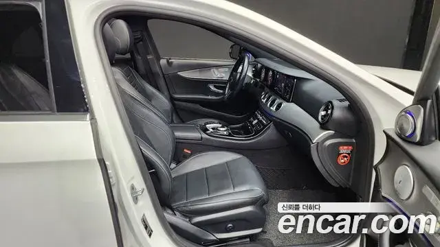 Mercedes-Benz E-Class 2018 — Şəkil 15/20