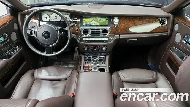 Rolls-Royce Ghost 2020 — ფოტო 6/20