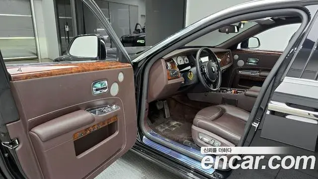 Rolls-Royce Ghost 2020 — ფოტო 4/20