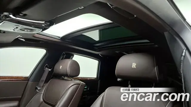 Rolls-Royce Ghost 2020 — ფოტო 7/20
