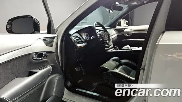 Volvo XC90 2020 — ფოტო 5/20