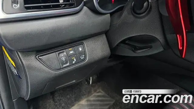 Genesis G70 2019 — ფოტო 19/20