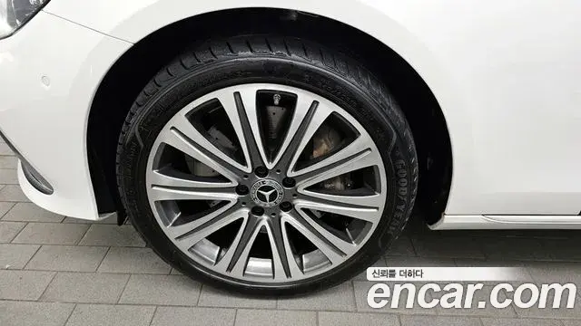 Mercedes-Benz E-Class 2022 — Şəkil 18/20