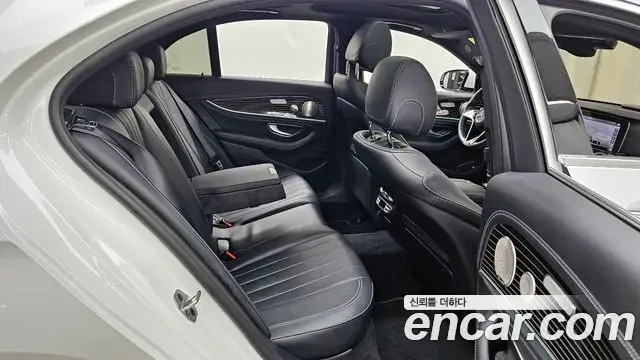Mercedes-Benz E-Class 2022 — Şəkil 11/20