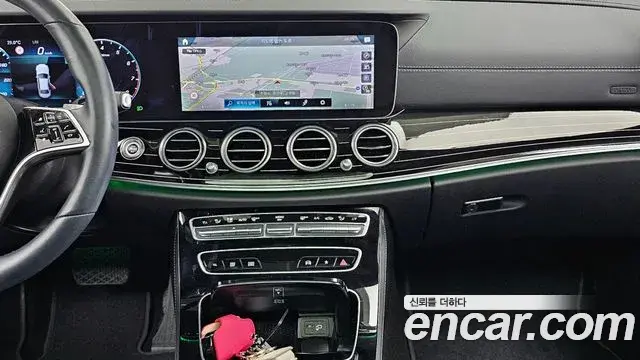 Mercedes-Benz E-Class 2022 — Şəkil 17/20