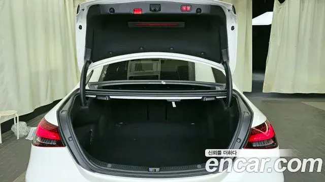 Mercedes-Benz E-Class 2022 — Şəkil 16/20