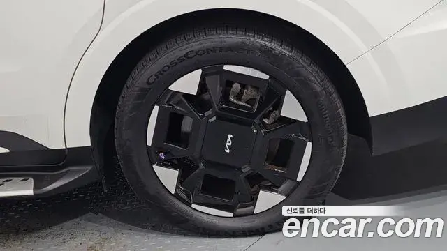 Kia Carnival 2024 — ფოტო 5/20