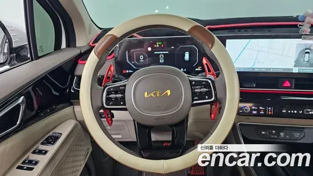 Kia Carnival 2024 — ფოტო 16/20